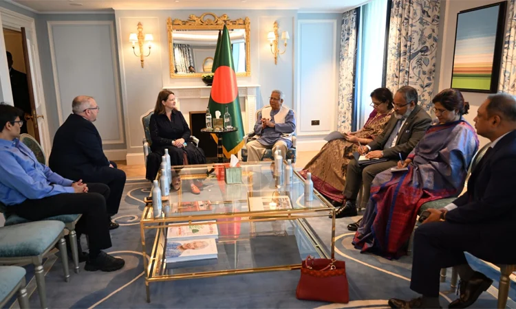 নৌবাহিনীর জন্য কেনা জাহাজ সম্পর্কে ড. ইউনূসকে অবহিত করলো ইউকে টিম